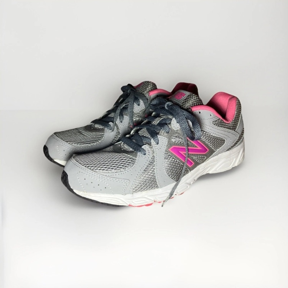 New‎ Balance lightly used WE481GP1 Running Shoes/Cross Trainers Gray/Pink  - Sz8